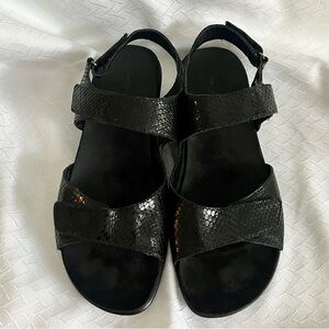 Easy Spirit Hartwells Black Leather Sandals 10M Adjustable Comfort Casual